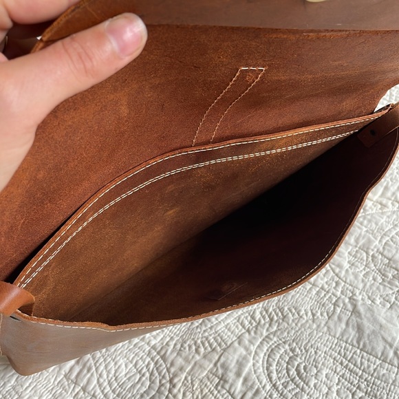 Handmade Greek leather messenger envelope bag - Picture 6 of 16